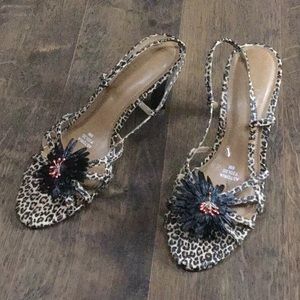 Life Stride leopard print sandals sz 8